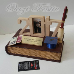Personalized crafted gift for graduation