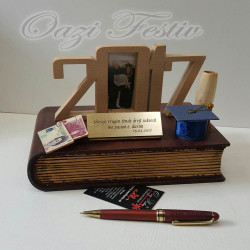 Personalized crafted gift for graduation